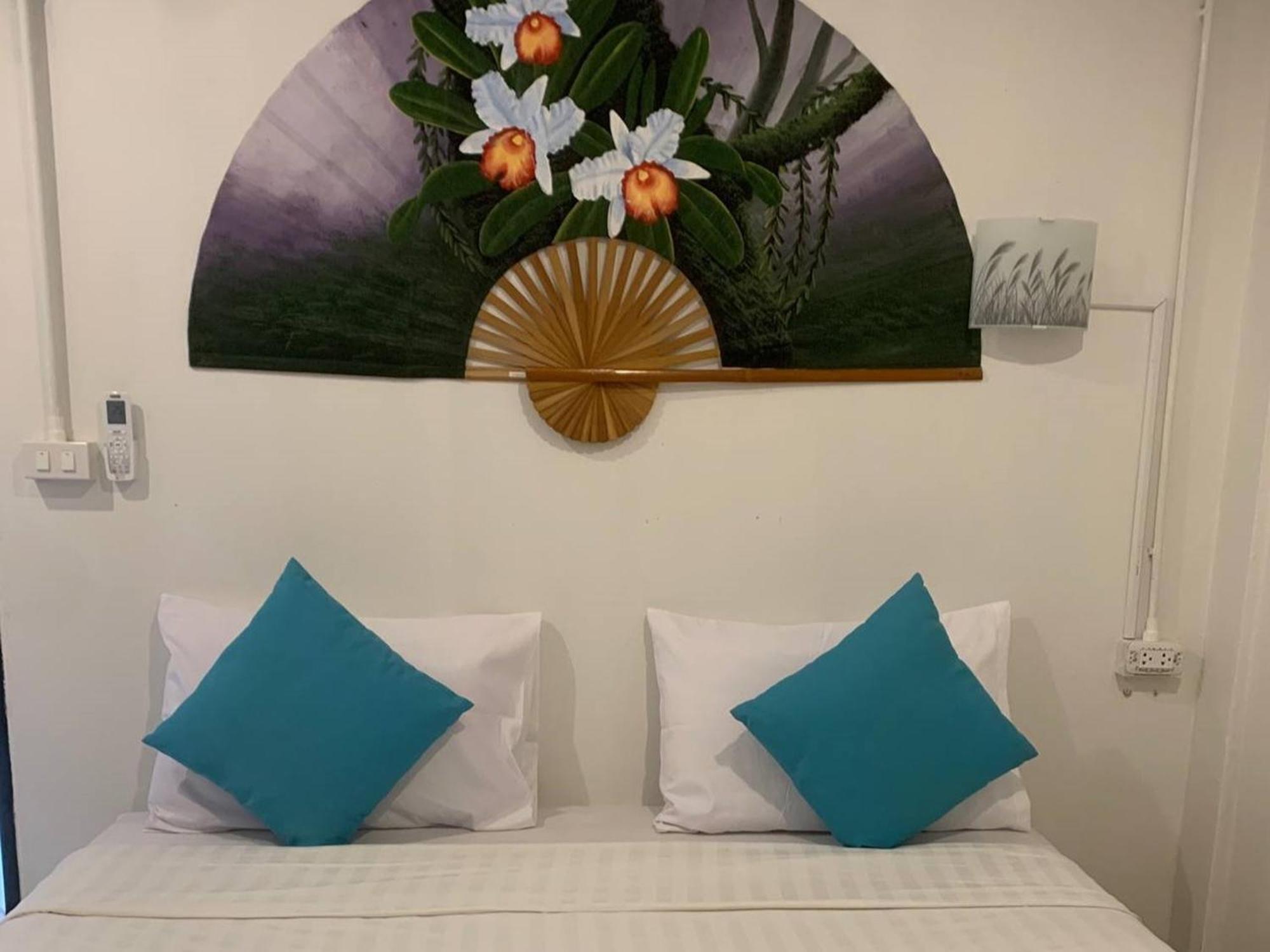 Hotel Remember @ Phuket Town Esterno foto