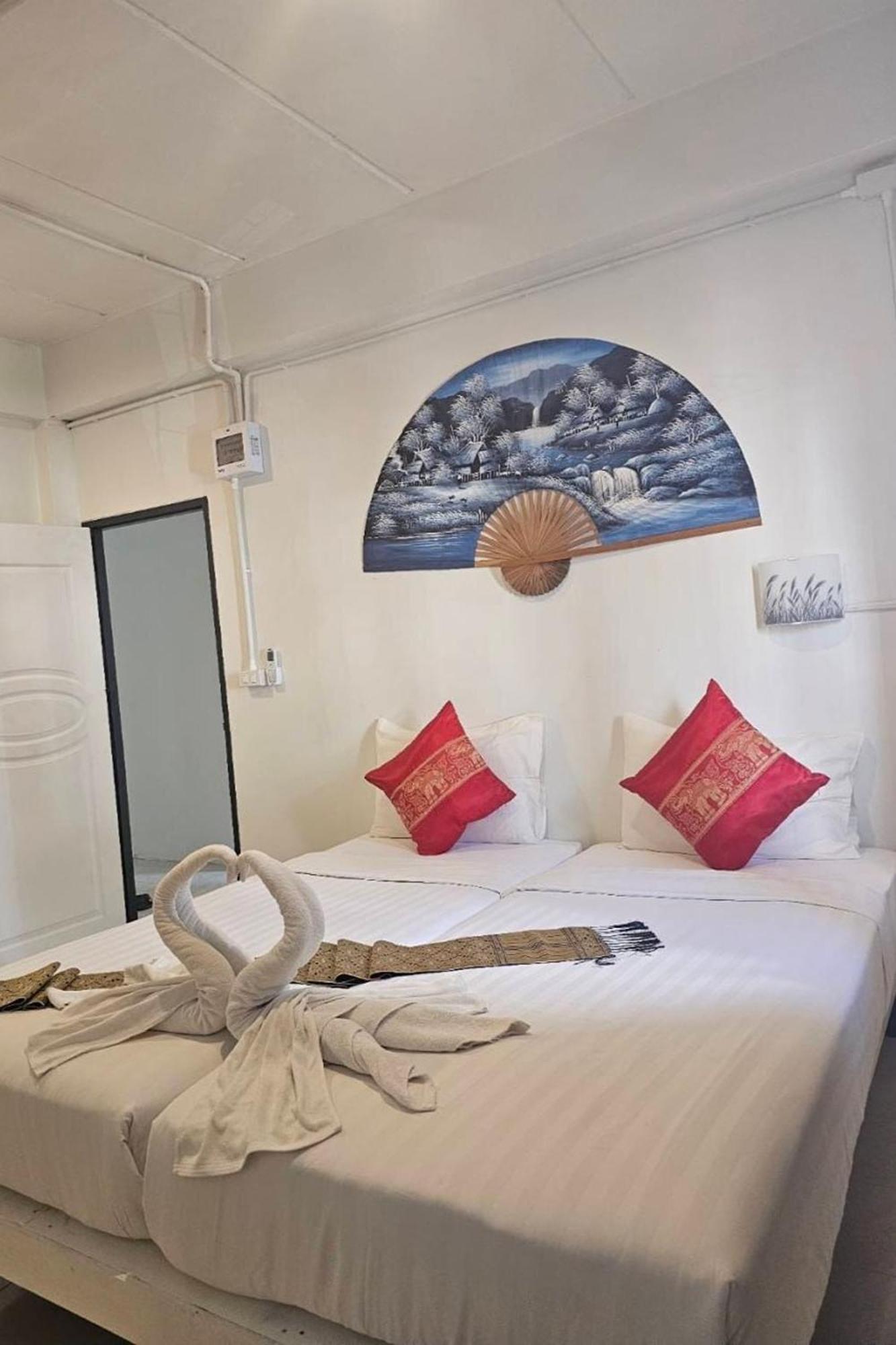 Hotel Remember @ Phuket Town Esterno foto
