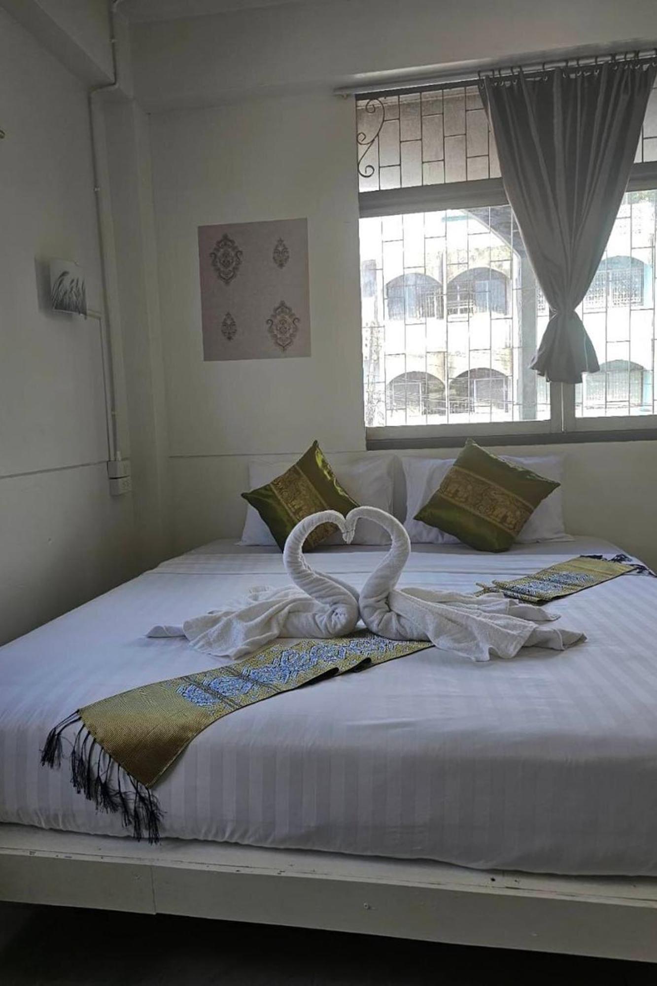 Hotel Remember @ Phuket Town Esterno foto