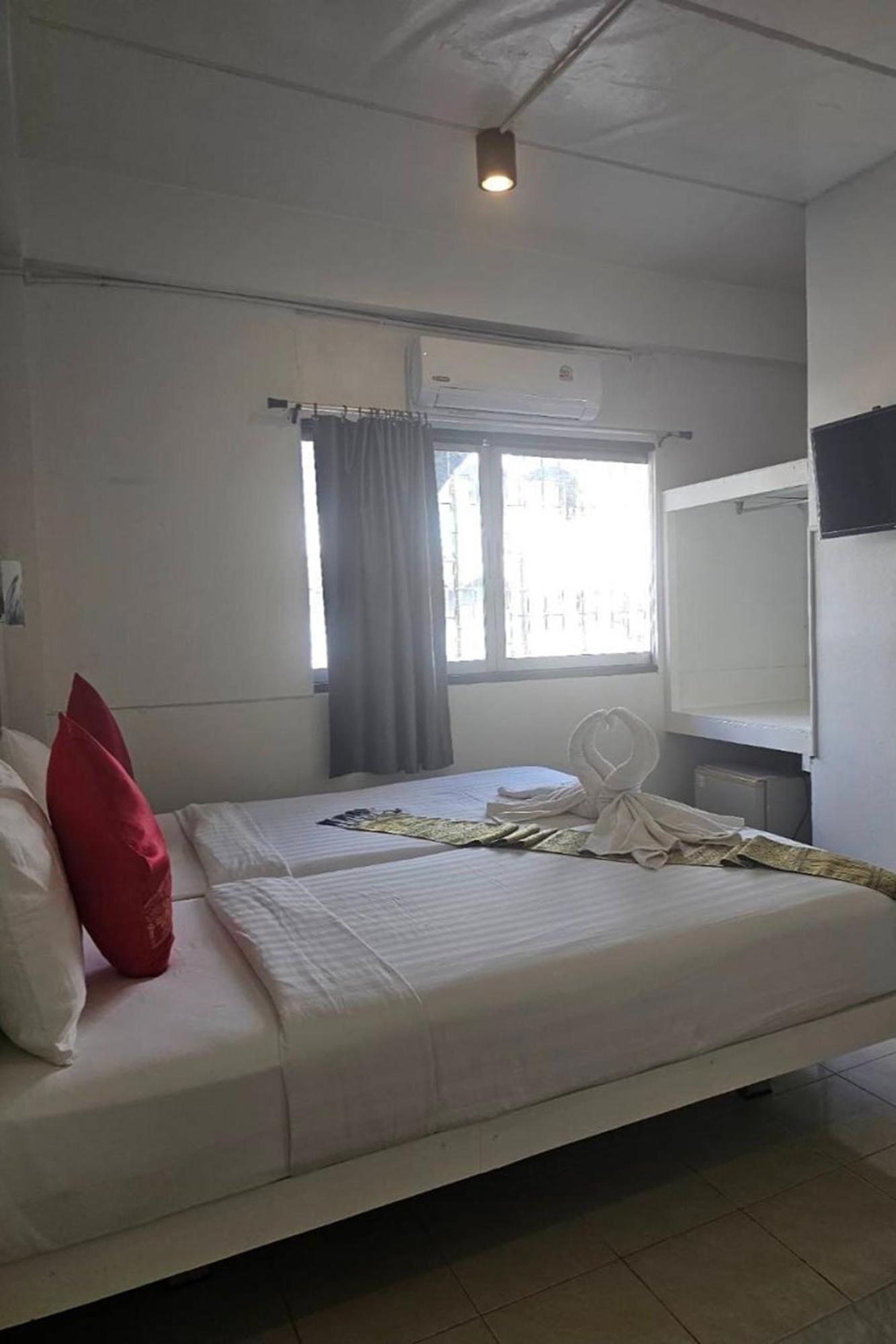 Hotel Remember @ Phuket Town Esterno foto
