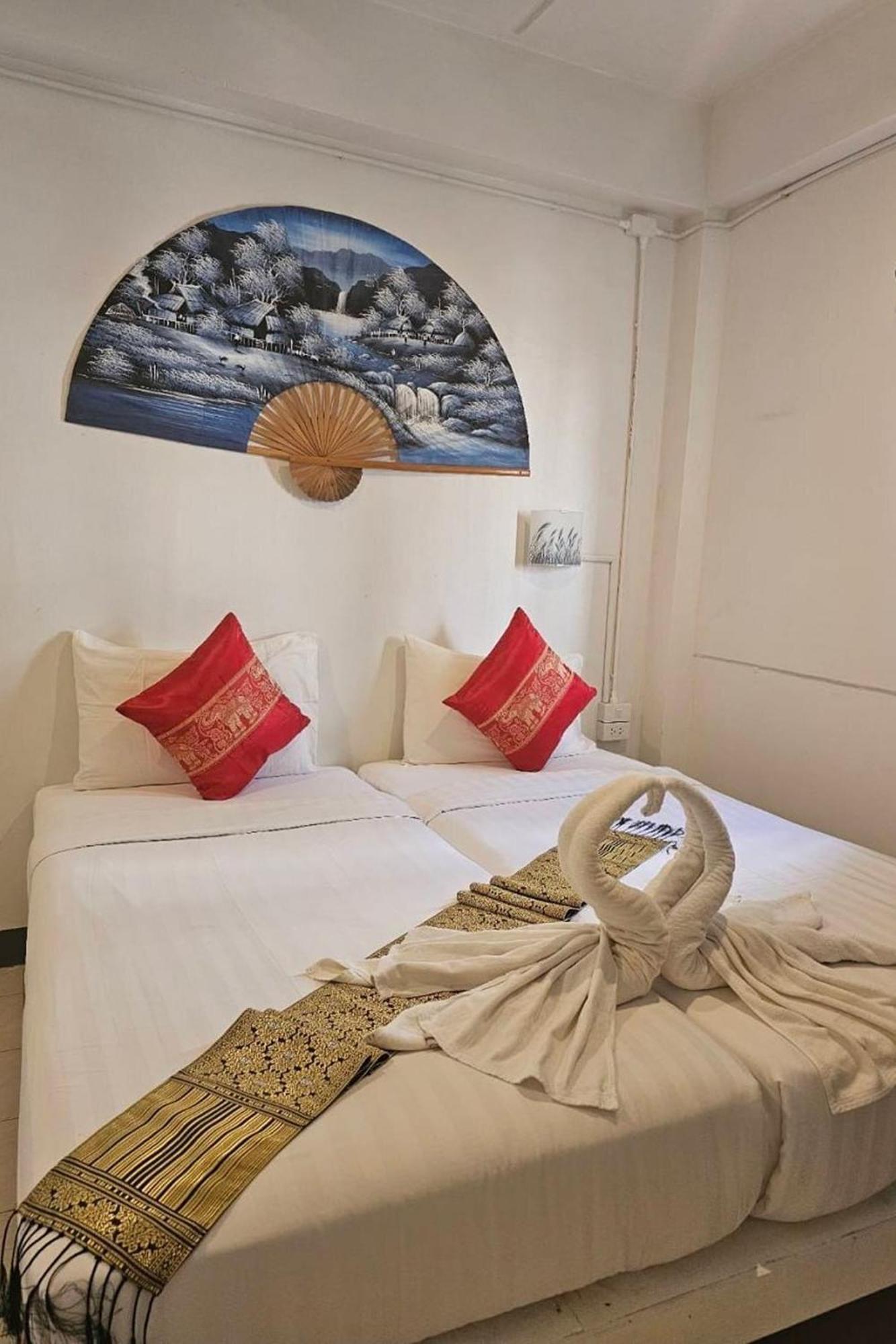 Hotel Remember @ Phuket Town Esterno foto